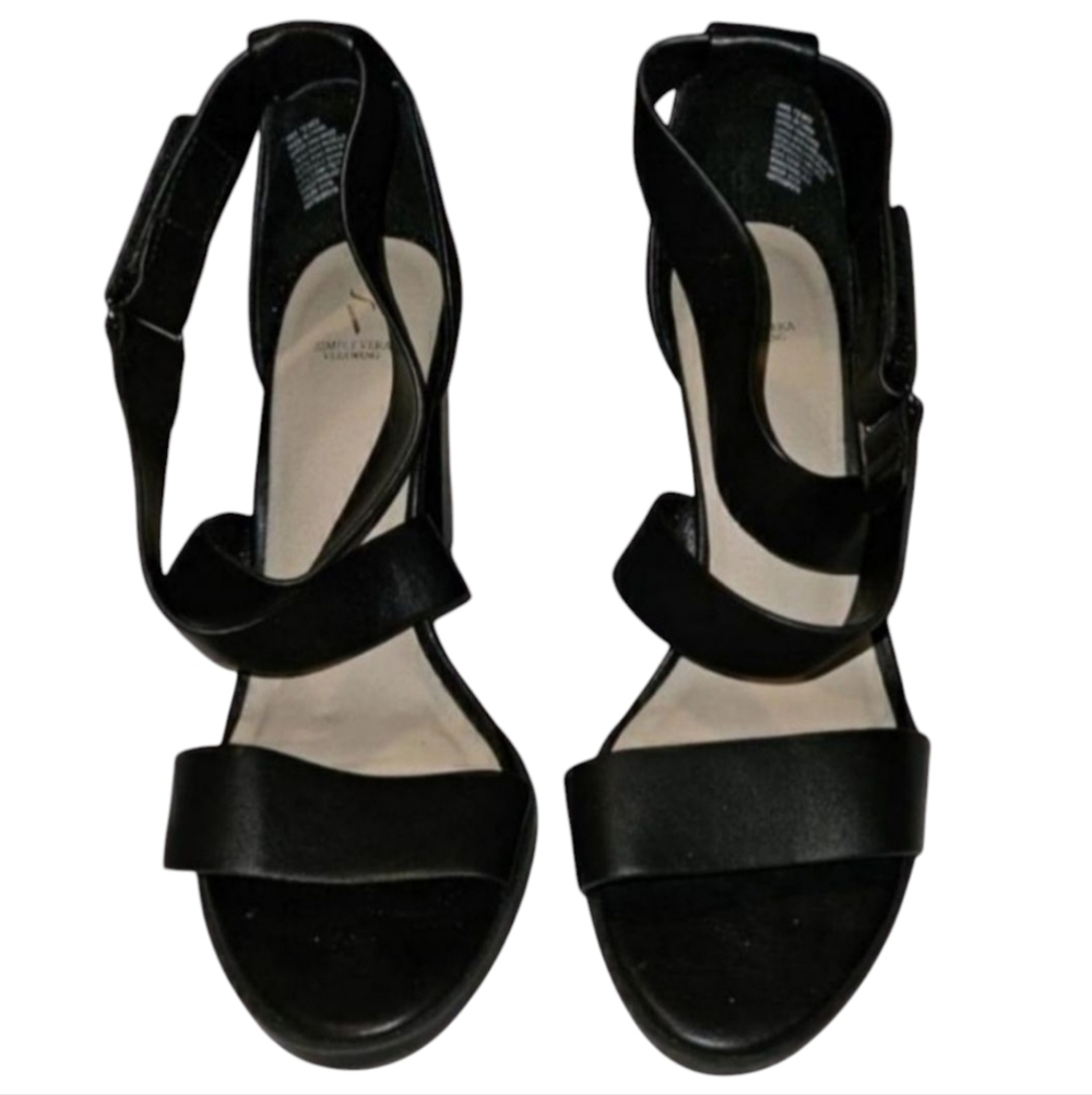 Simple Vera Vera Wang Black Neutral Strappy Shoes Size 7.5 M